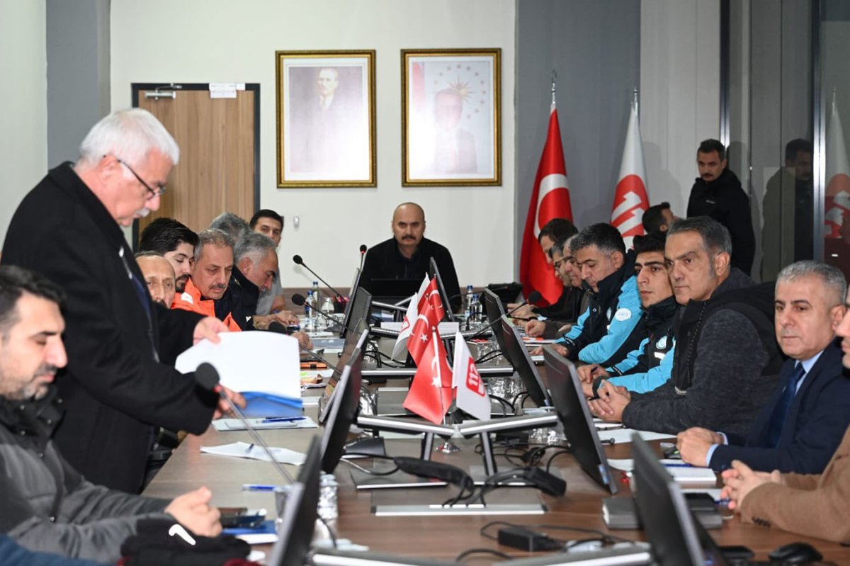 Batman'da karla mücadele çalışmaları vali başkanlığında değerlendirildi