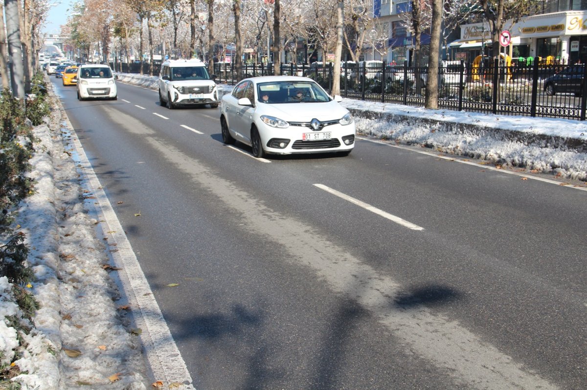Ulaşım sorunu yaşayan esnaftan yaya geçidi talebi