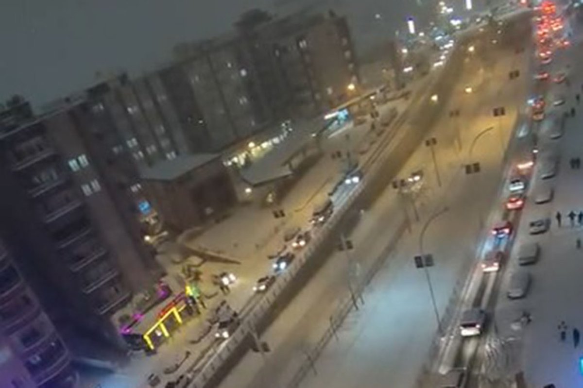 Batman'da kar trafiği felç etti: Ara sokaklar ulaşıma kapandı