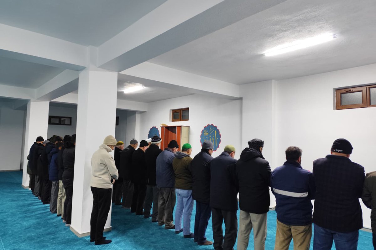 Konya’da gençler yeni yılın ilk sabah namazında buluştu