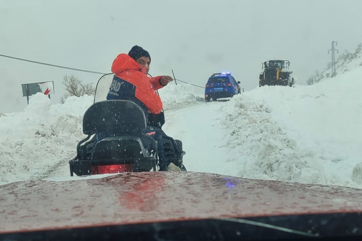 Şırnak’ta felç geçiren vatandaşa 3 saatlik nefes kesen operasyonla ulaşıldı