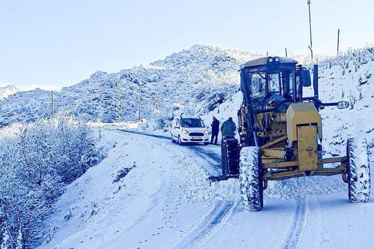 Batman’da 4 bin 201 kilometrelik köy yolu ulaşıma açıldı