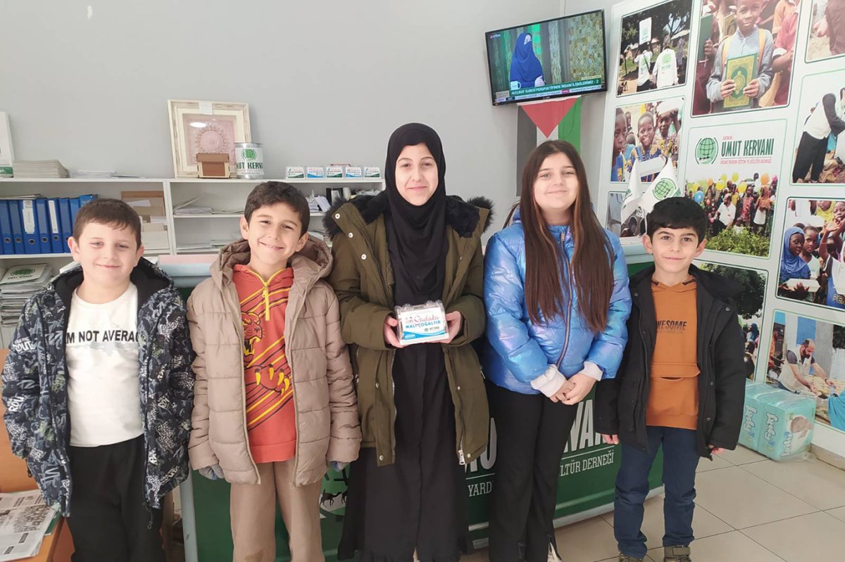 Batmanlı minikler harçlıklarını Gazze'ye bağışladı