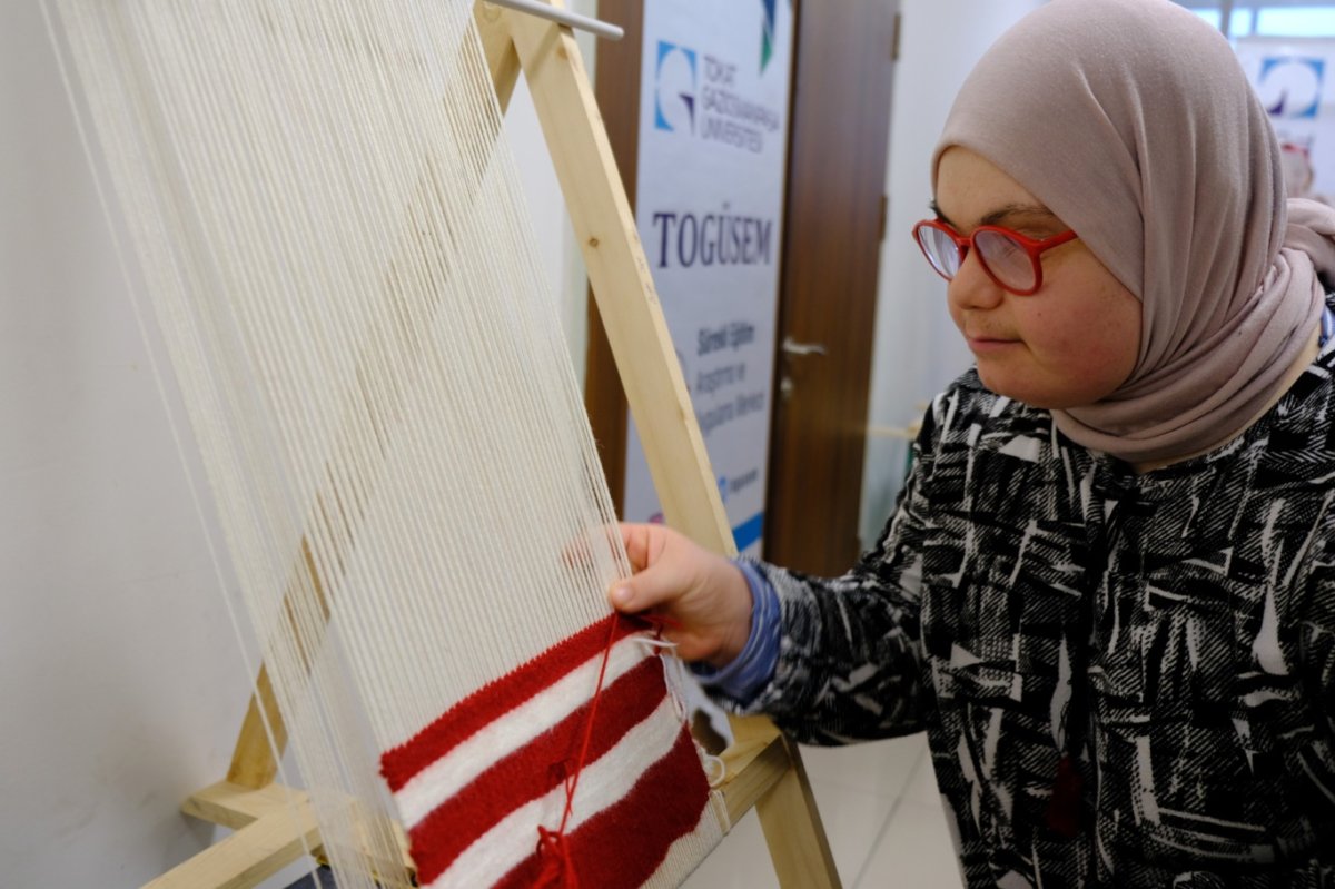 “Kızık Kilim" özel gereksinimli bireylerin eliyle yeniden dokunuyor
