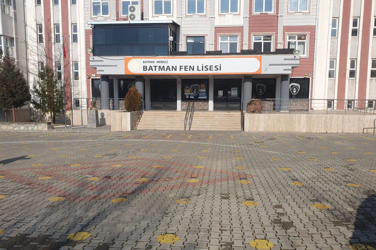 Batman'da okullar pazartesi gününe hazır