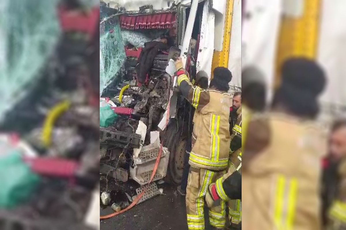 Diyarbakır’da seyir halindeki tır park halindeki başka bir tıra çarptı