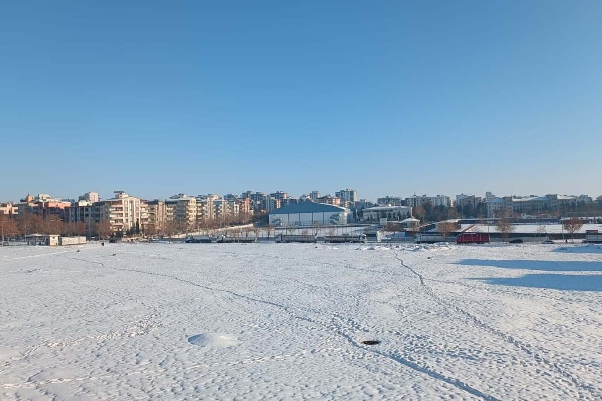 Güneş yüzünü gösterdi, Şanlıurfa’da hayat normale dönüyor