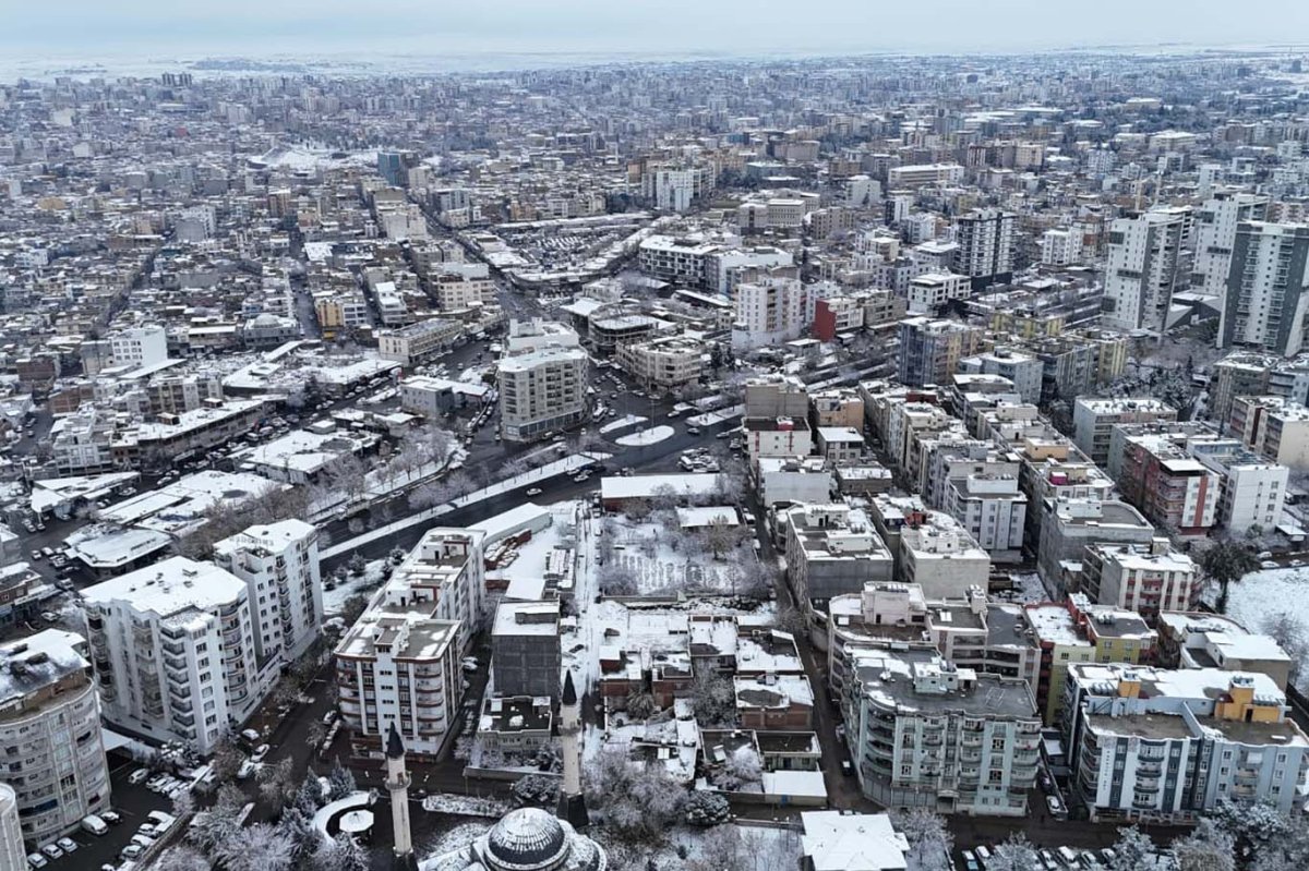 Güneş yüzünü gösterdi, Şanlıurfa’da hayat normale dönüyor