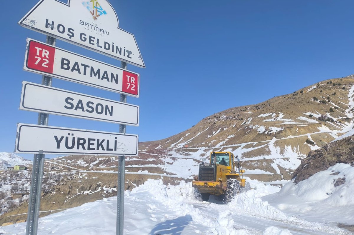 Batman'da kapanan köy yolları yeniden ulaşıma açıldı