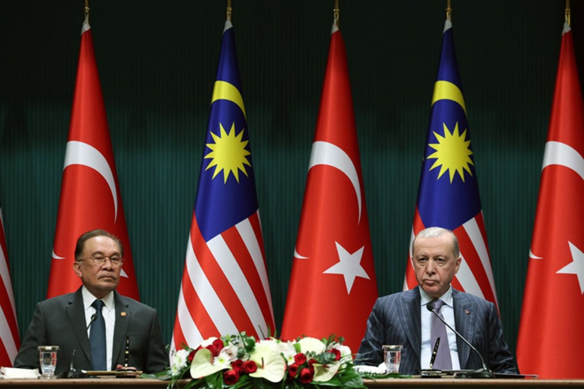 Cumhurbaşkanı Erdoğan: Gücünü kadim tarihimizden alan Türkiye-Malezya dostluğunu daha da perçinleyeceğiz
