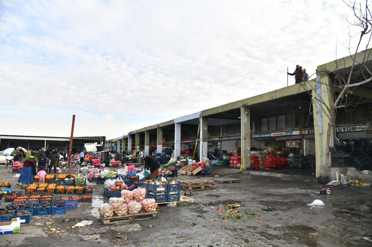 Vali Şıldak’tan kar mağduru esnafa ziyaret