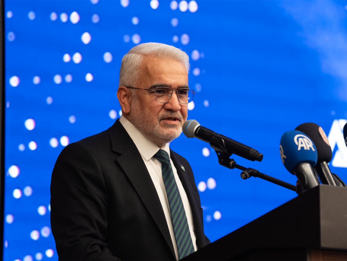 Yapıcıoğlu: Millet olarak dava adamlarının izinde yürüyerek özümüze döneceğiz