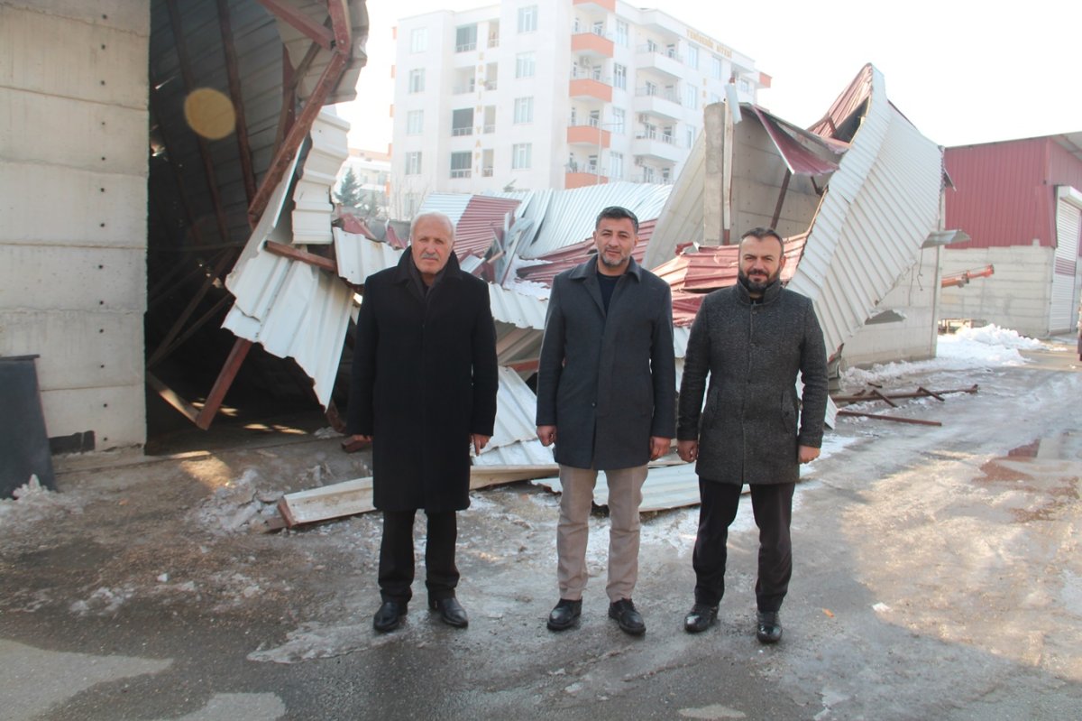 Çatılar çöktü, ürünler zarar gördü: Buğday pazarı esnafından destek çağrısı