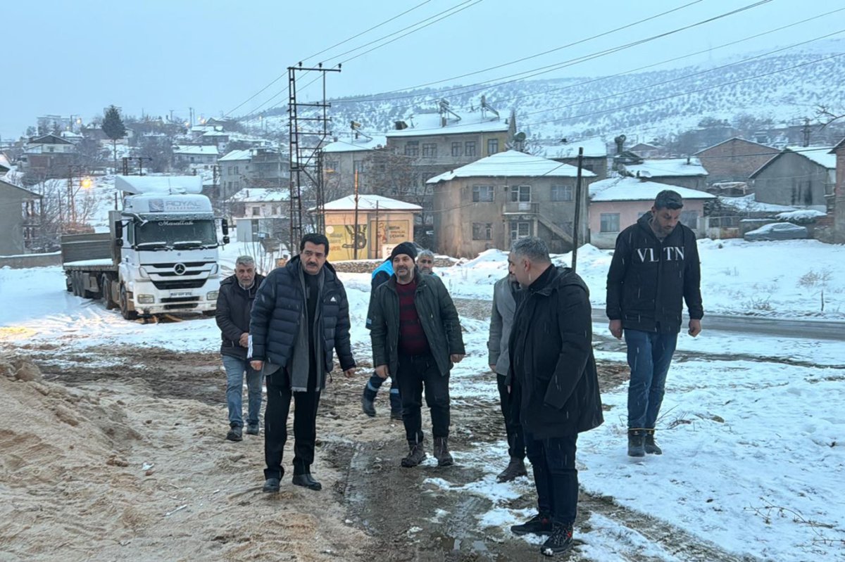 Belediye Başkanı Taşkın, karla mücadele çalışmalarını sahada inceledi