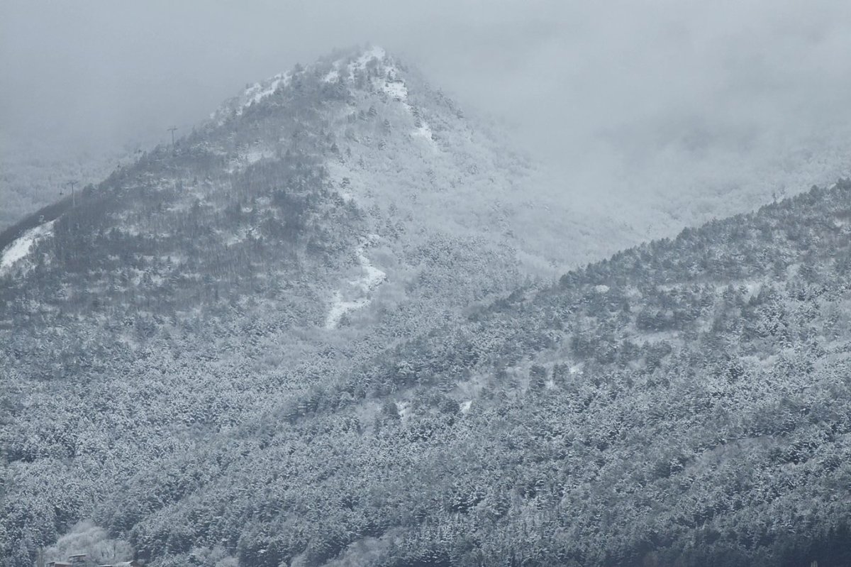Bursa'nın zirvesi Uludağ'da kar kalınlığı bir metreye yaklaştı