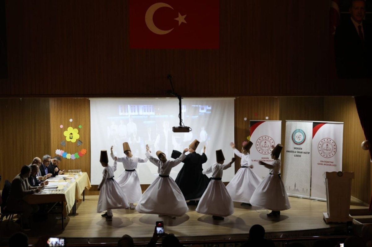 Mersin'de İmam Hatip Ortaokulları Arası Kur’an-ı Kerim’i Güzel Okuma Yarışması yapıldı