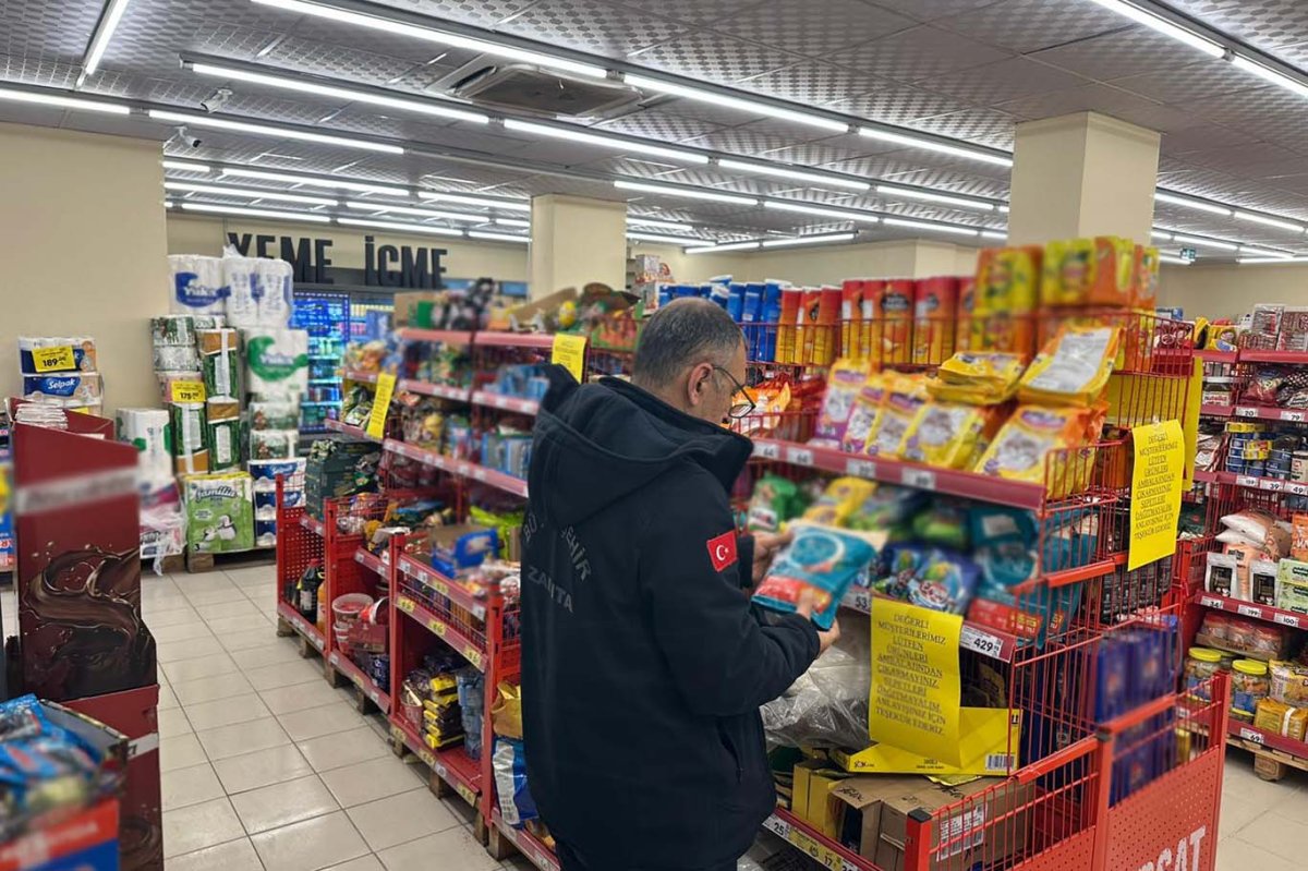 Şanlıurfa’da 1,5 milyon TL’lik tarihi geçmiş ürünlere el konuldu