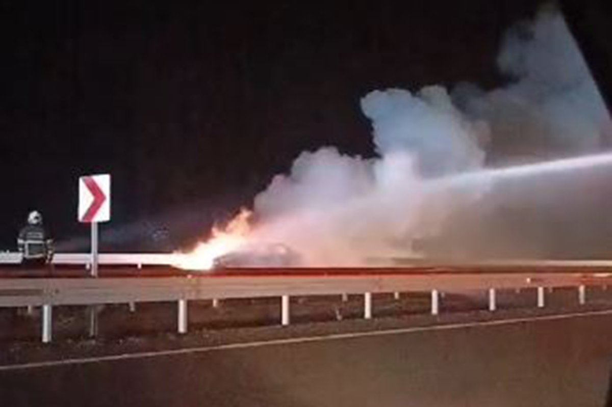 Batman-Bismil yolunda seyir halindeki otomobil alev aldı