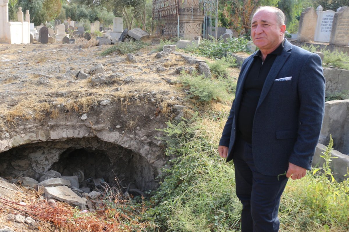 Cizre Asri Mezarlığı'nda bulunan tarihi medrese kurtarılmayı bekliyor