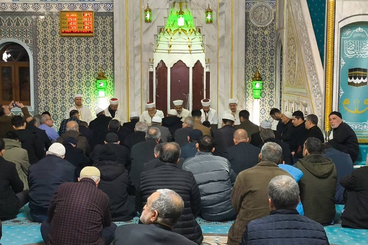 Batman'da Miraç Kandili coşkuyla idrak edildi: Namaz, dua ve manevi atmosfer camileri doldurdu