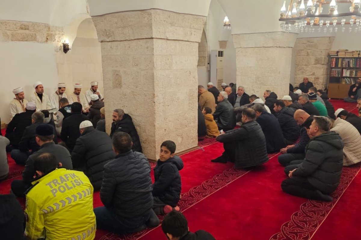 Çocuklar: Namaz bizim miracımızdır, bu gecede Müslümanlar ibadet etmeli ve Gazze'yi unutmamalı