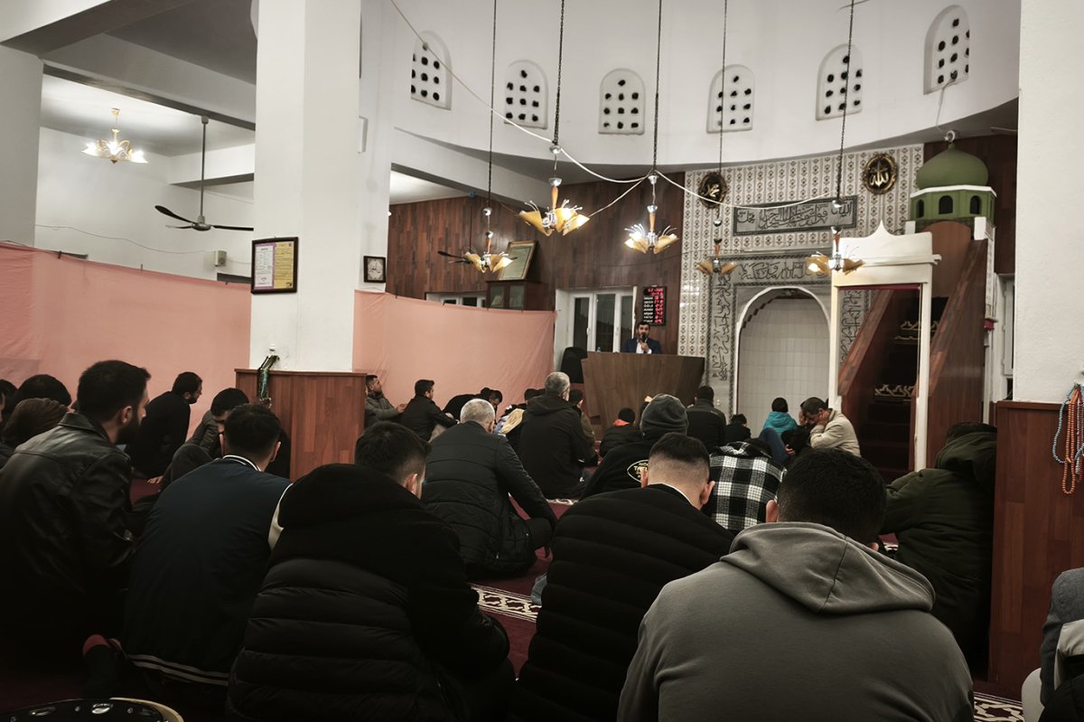 Hatay'da Miraç Kandili'inde eller semaya açıldı