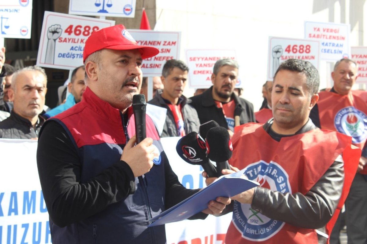 Mersin Eğitim Bir-Sen İl Başkanı Yıldız : Ücrette dengesizlik, gelirde adaletsizlik bitsin