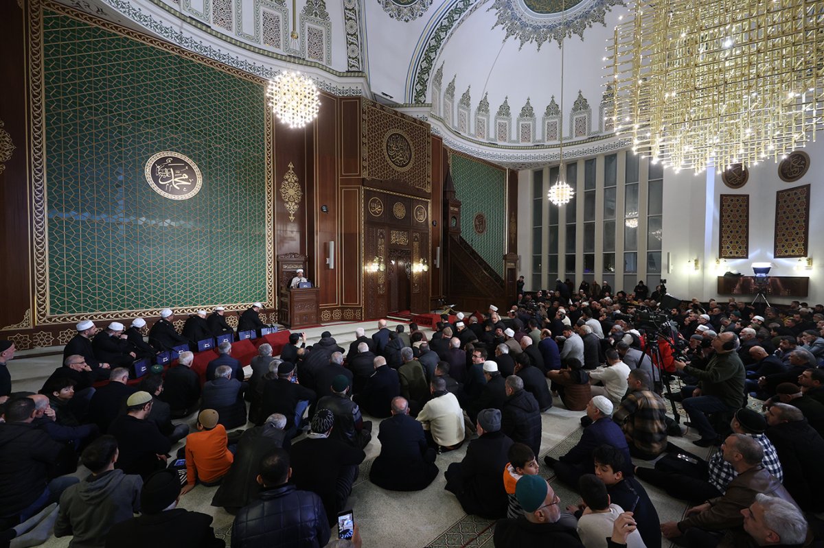 Diyanet İşleri Başkanı Arpaguş: Miraç, secdelerle Allah'a yükselişin ve kulluğun zirvesidir