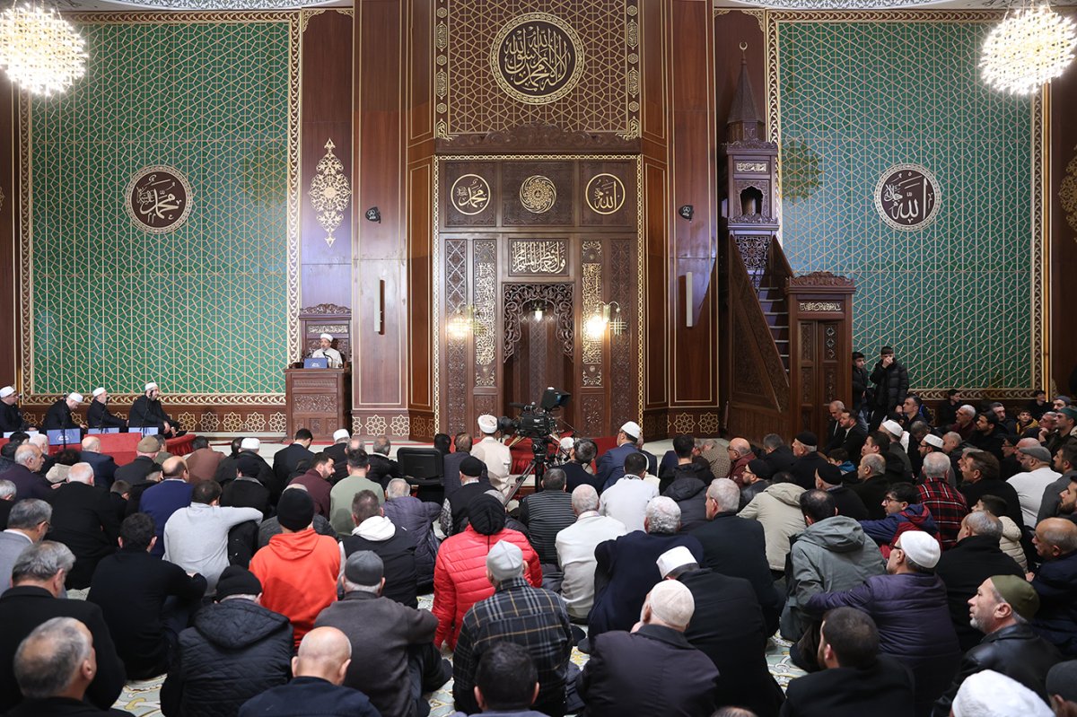 Diyanet İşleri Başkanı Arpaguş: Miraç, secdelerle Allah'a yükselişin ve kulluğun zirvesidir