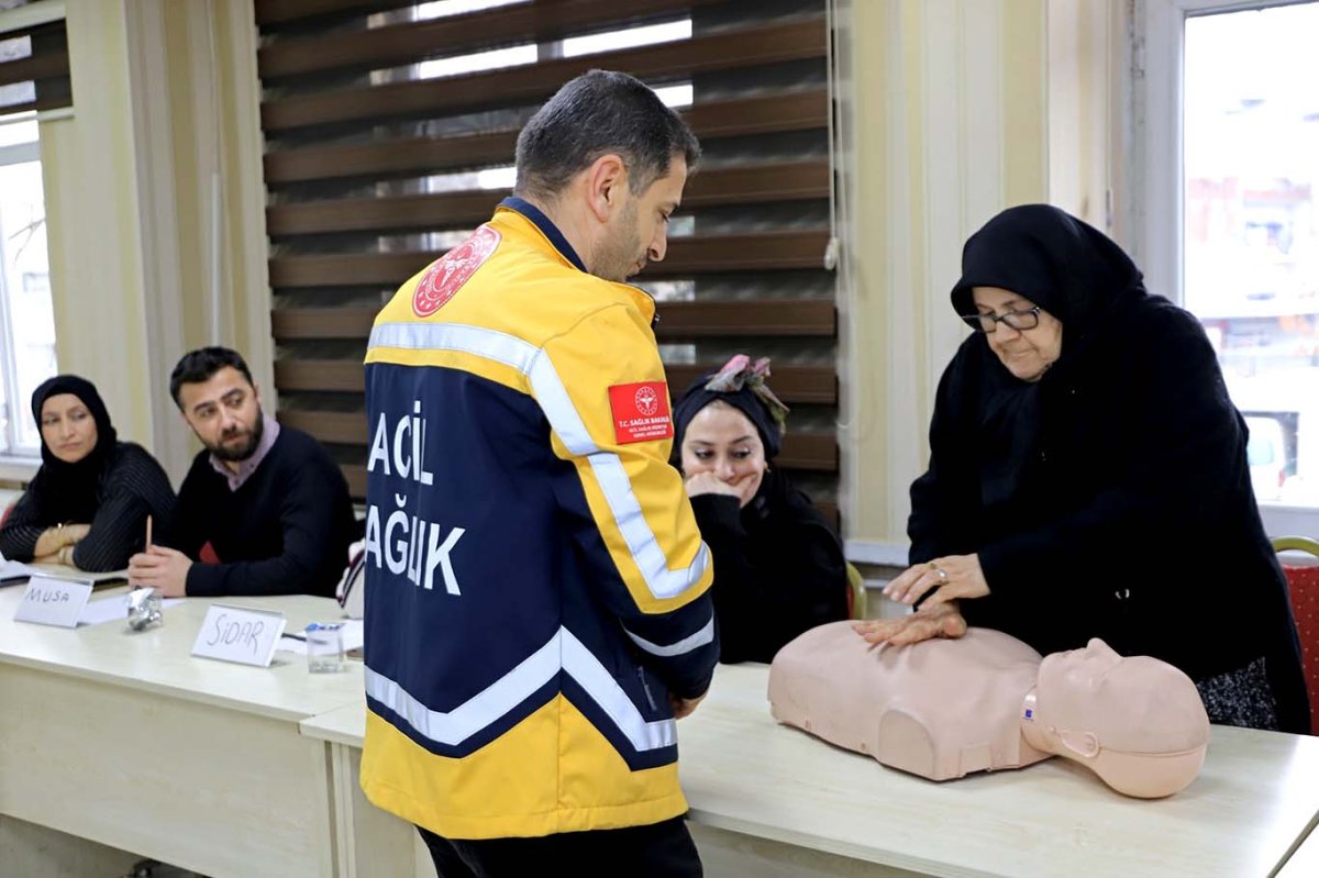 İlk yardımda yaş engel değil: 68 yaşındaki Naciye Budak örnek oldu