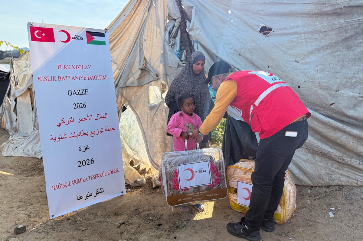 Kızılay, Gazze’de kışlık yardım ve sıcak yemek desteğini sürdürüyor