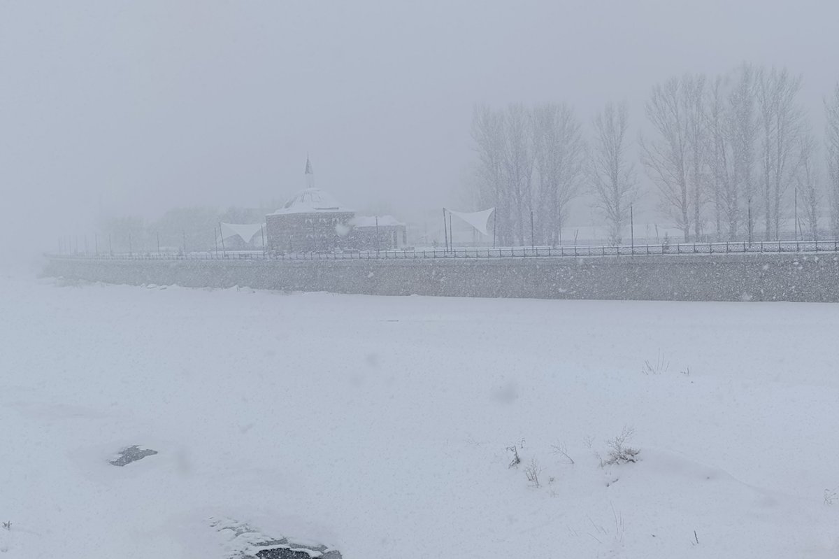 Kar yağışı nedeni ile Doğu'da 5 ilde 1865 yerleşim yerine ulaşım sağlanamıyor