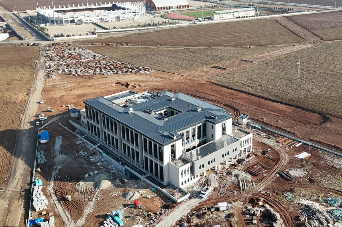 Batman Üniversitesi Diş Hekimliği Hastanesinde inşaat hızla ilerliyor
