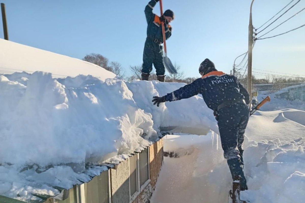 Kamçatka'da aşırı kar fırtınası: Kar kalınlığı 2 metreyi aştı