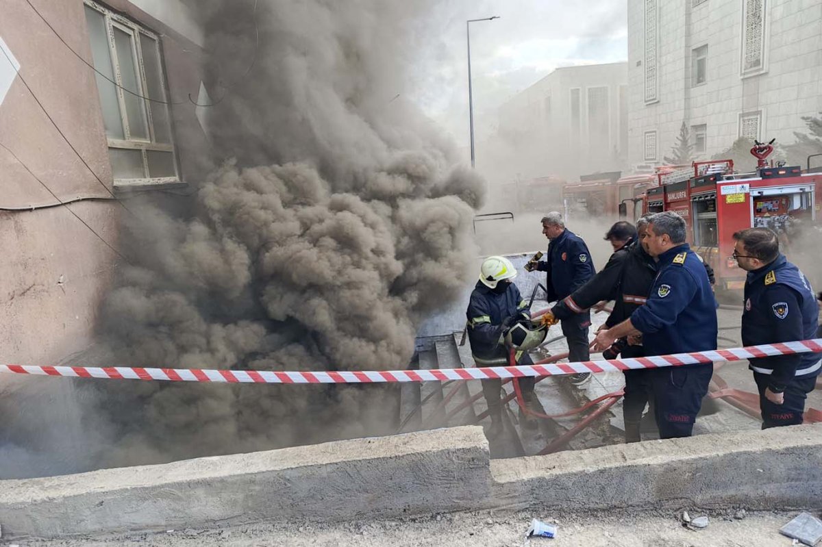 Şanlıurfa’da sünger imalathanesinde yangın