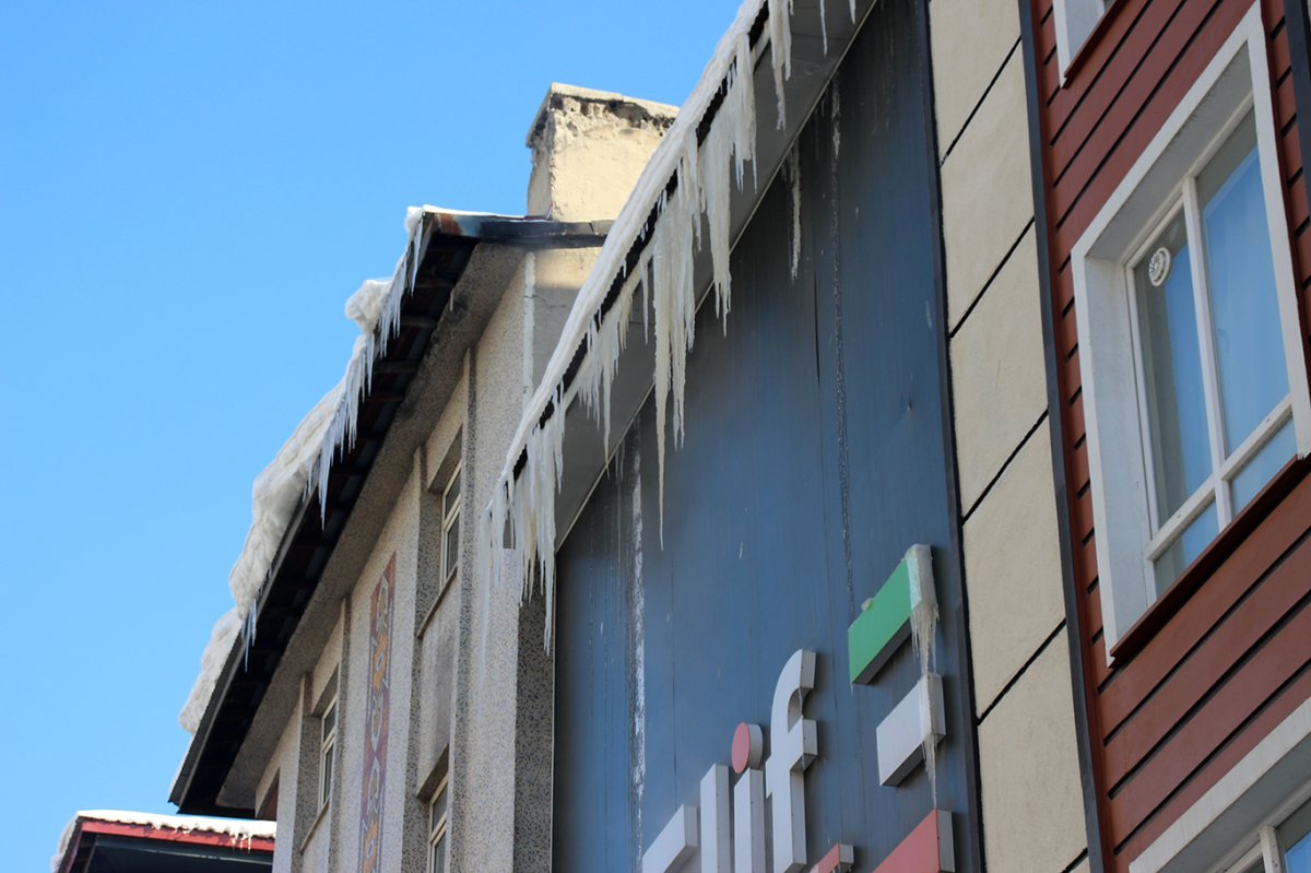 Ağrı’da termometreler eksi 27,6’yı gördü!