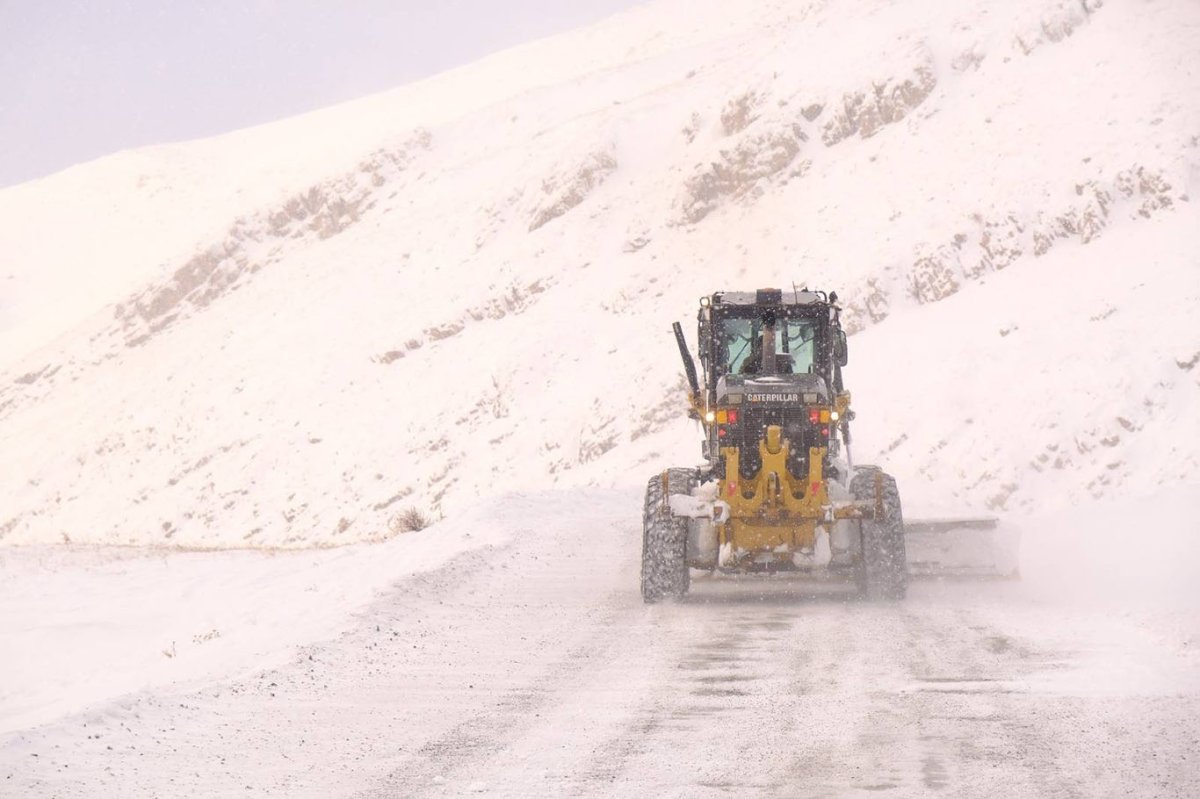 Doğu Anadolu'da yüzlerce yerleşim yolu kapandı