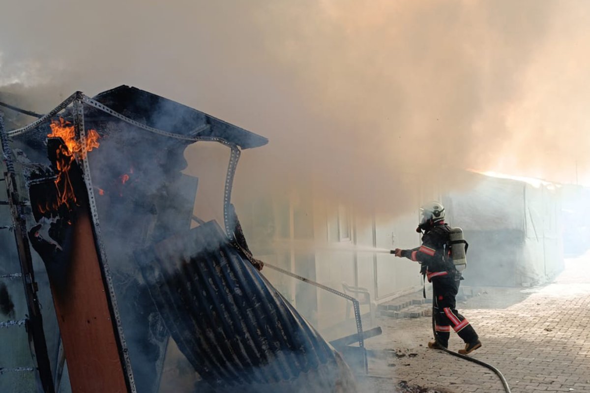 Malatya'da konteyner kentte yangın