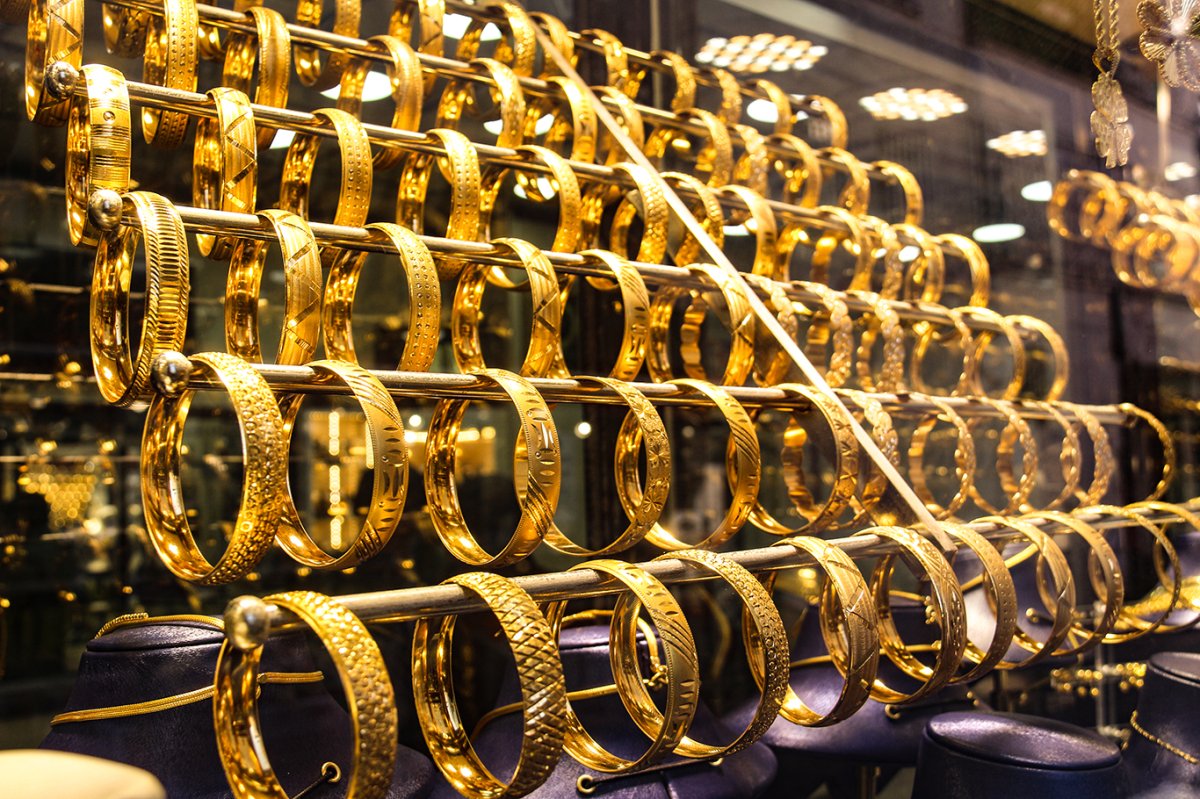 Altındaki dik yükselişin nedenleri ne? yatırımcıların tutumu nasıl olmalı?