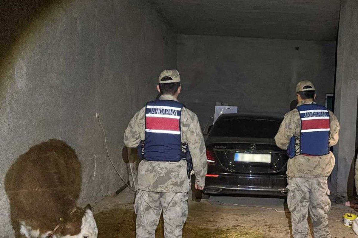 Şanlıurfa’da çalıntı araç ahırda bulundu