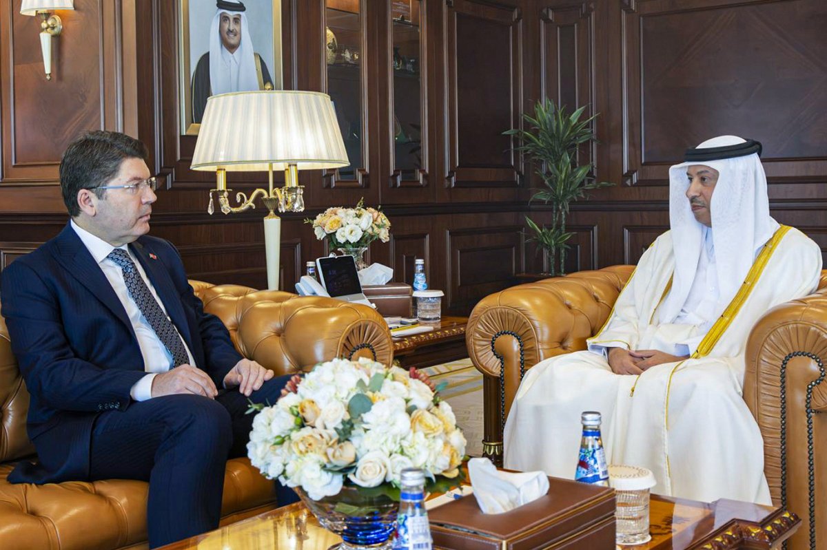 Bakan Tunç, Katar'da yargı yetkilileriyle görüştü