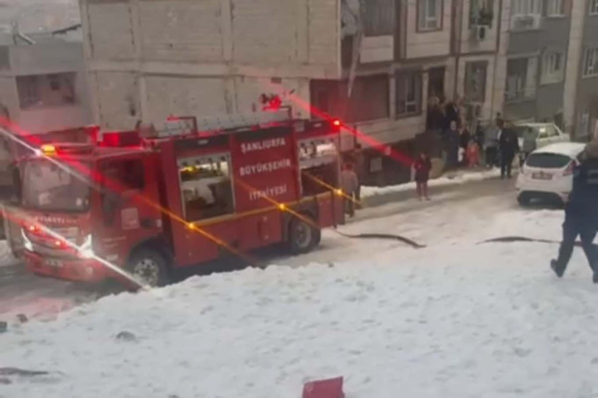 Şanlıurfa’da apartman yangını: Maddi hasar oluştu