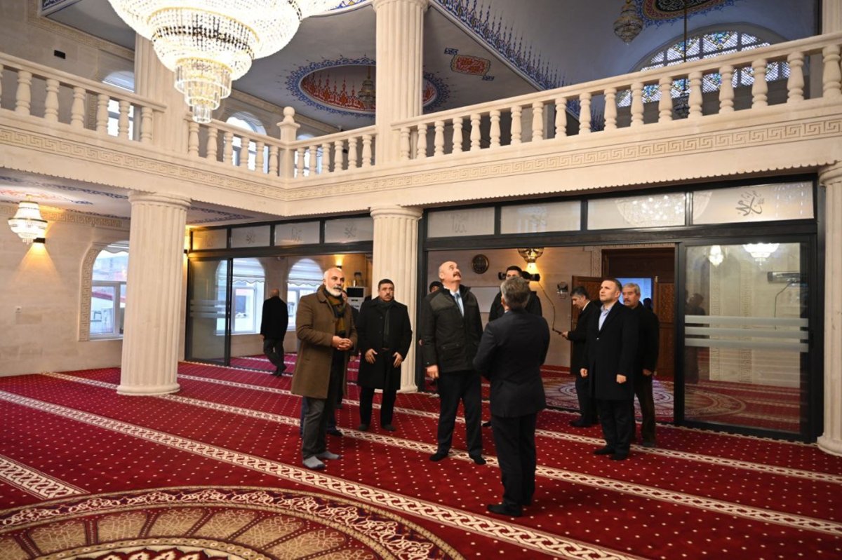 Batman'da İpragaz Camii dualarla yeniden ibadete açıldı