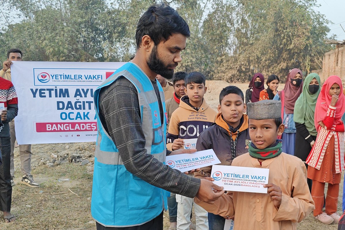 Yetimler Vakfı, Bangladeş'te ocak ayı yetim aylıklarını dağıttı