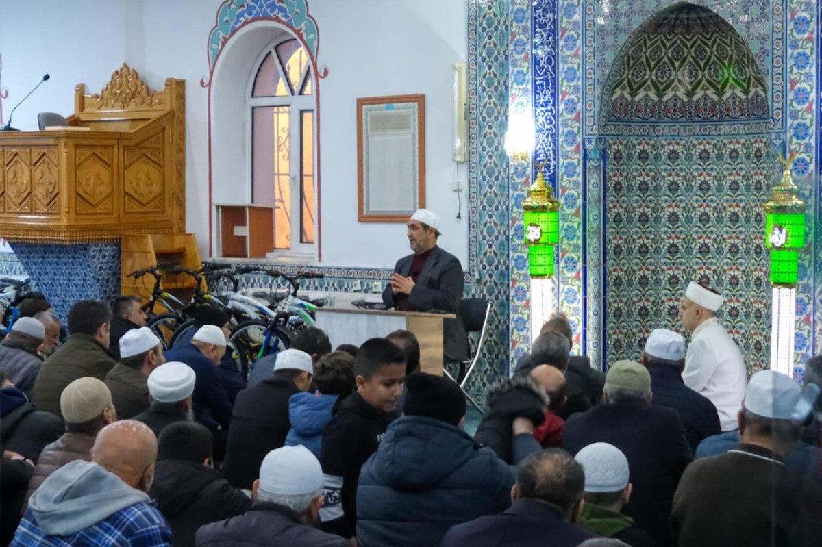 Karaman’da aileler sabah namazında buluştu