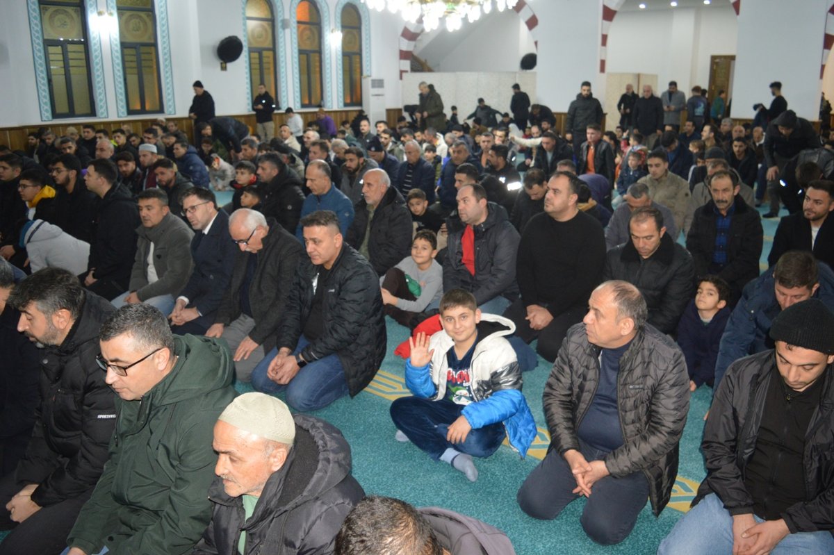 Berat Kandili Siirt’te üç dilde mevlidlerle ihya edildi