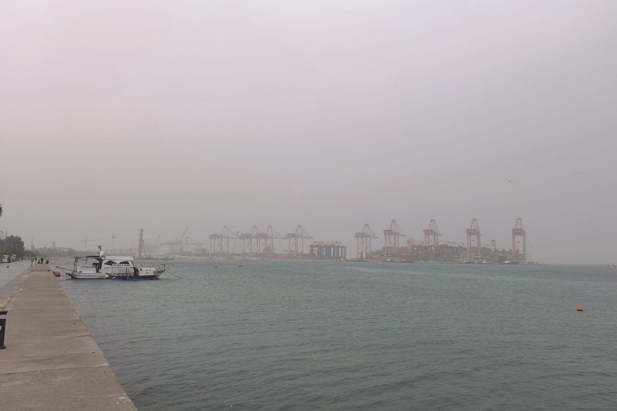 Mersin’de fırtına ve yoğun toz etkili oldu