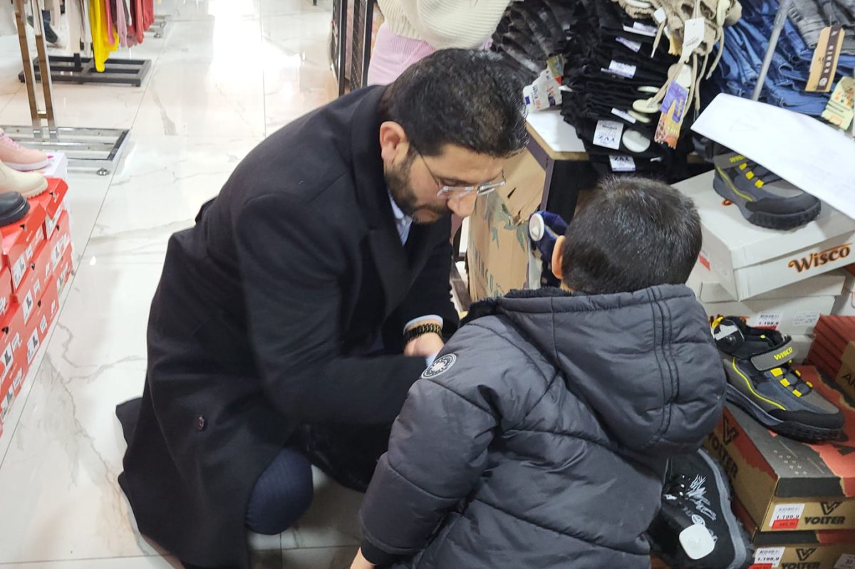 Van’da çocuklara kışlık giyim yardımı