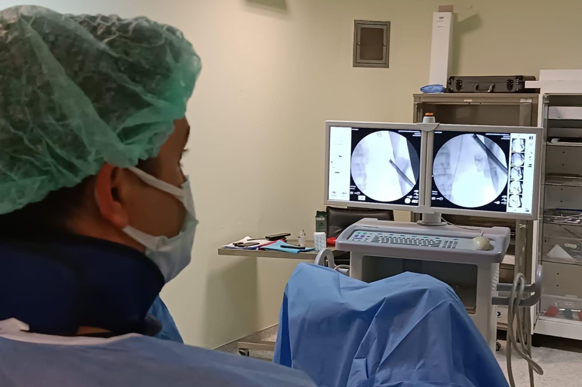 Ağrı'da gerçekleştirilen ameliyatta 295 taş başarıyla çıkarıldı