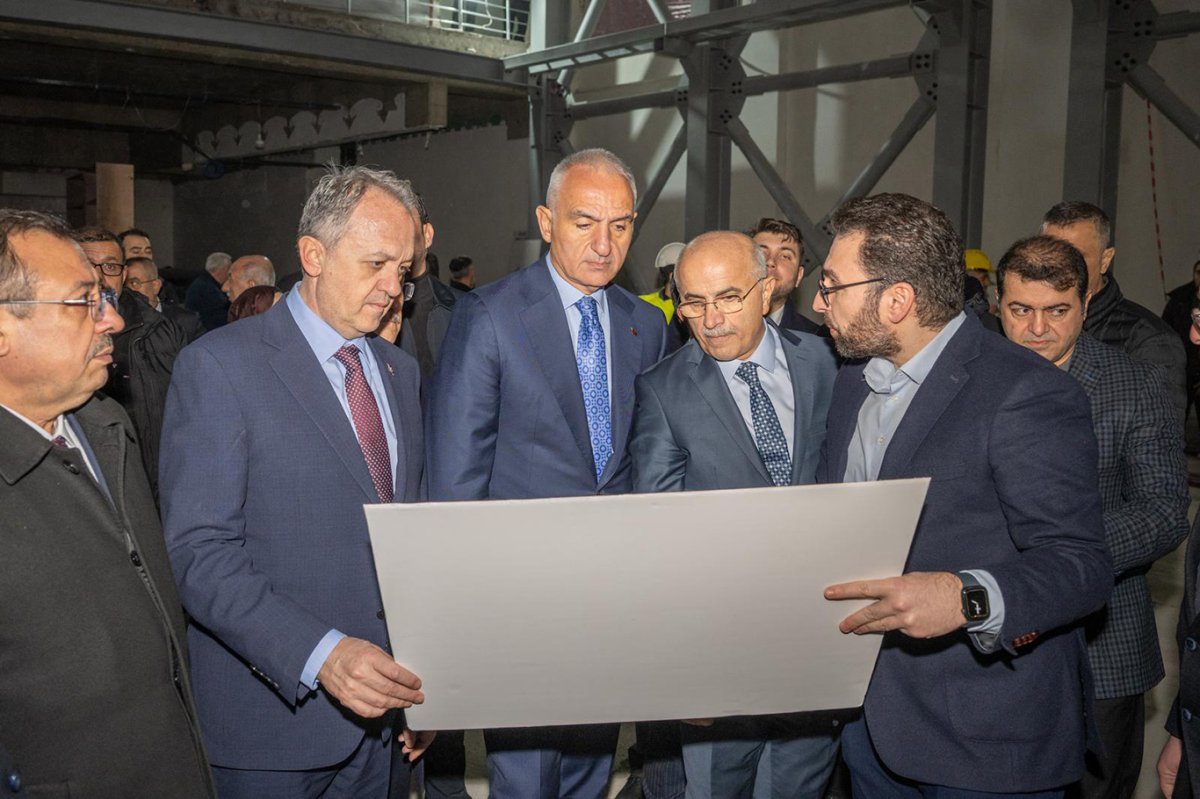 Bakan Ersoy Malatya'da yapılan bölgenin en büyük kütüphane inşaatını inceledi